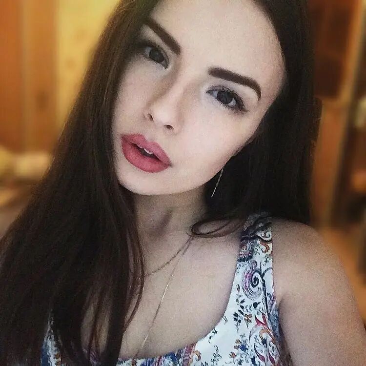  31002500  Kamila, 23 ,    