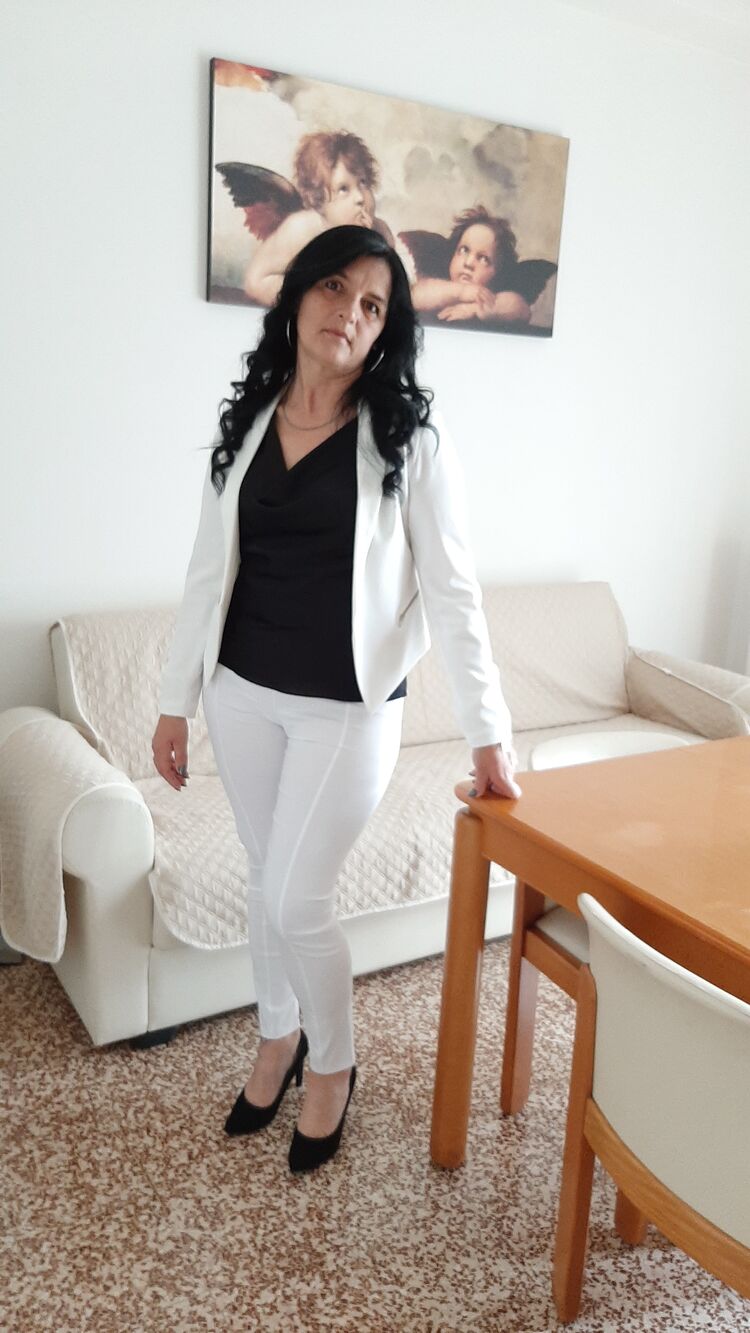  23058440  Nadia, 49 ,    Seregno