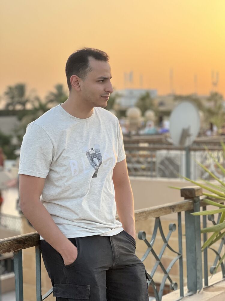  ,   Mo Ali, 26 ,   ,   