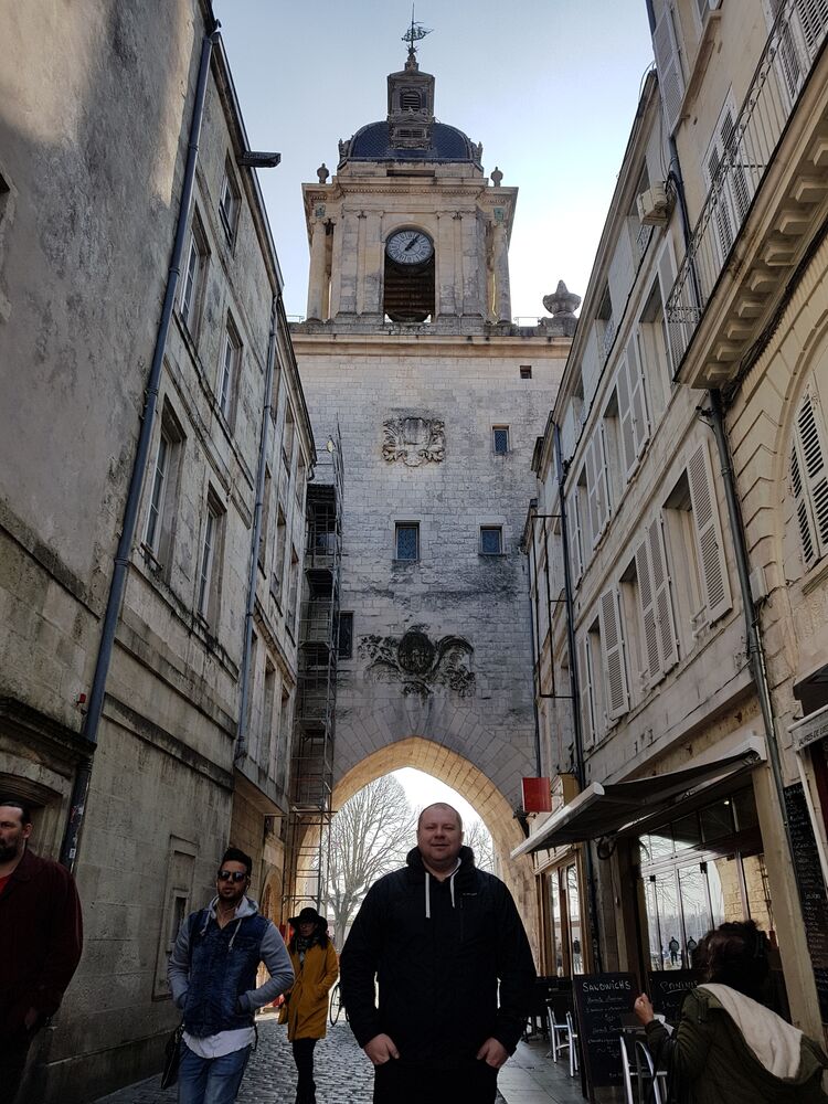  ,   Den, 48 ,  