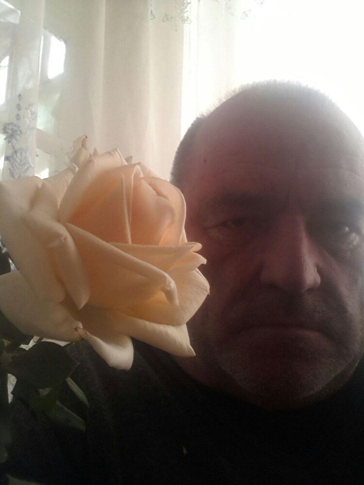  10905240  Ruslan, 59 ,    