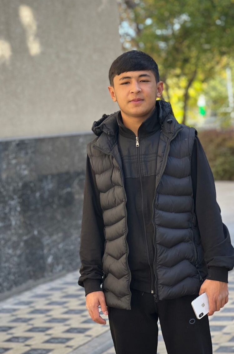  32519870  Farid, 26 ,    -
