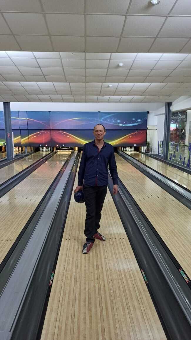  28404060  Maxim, 40 ,    