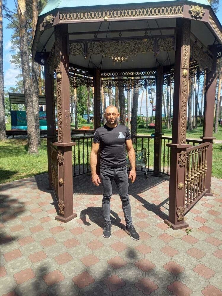  ,   Marsel, 41 ,   ,   