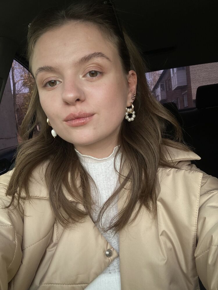  51373260  Kristina, 25 ,    