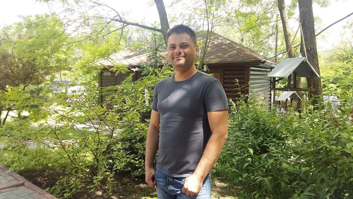  ,   Alex, 46 ,   , 