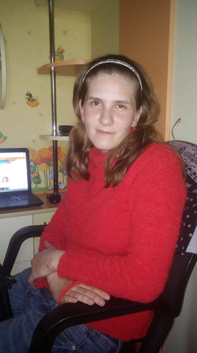  8365490  Mihaela, 33 ,    