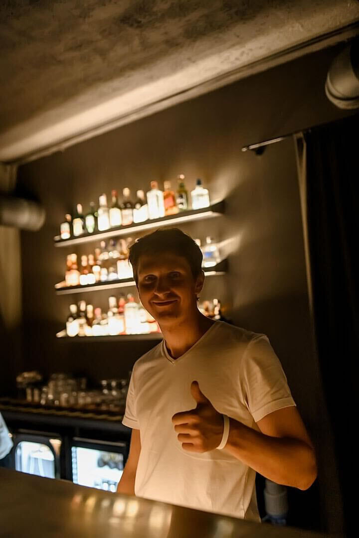  ,   Alex, 30 ,   ,   , c 