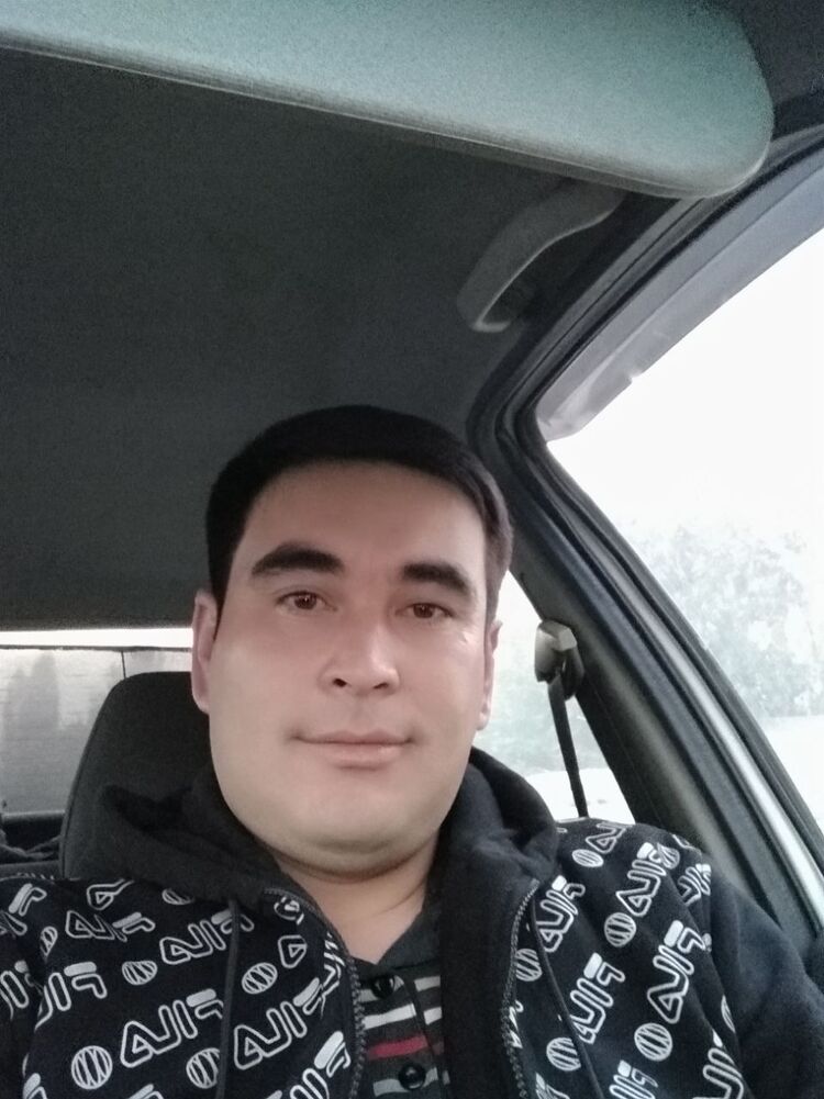  24090570  Elyorbek, 41 ,    