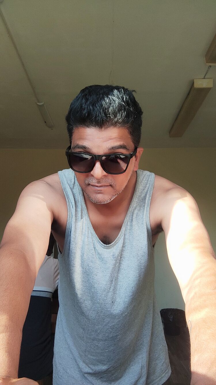  46128270  Naresh, 41 ,    