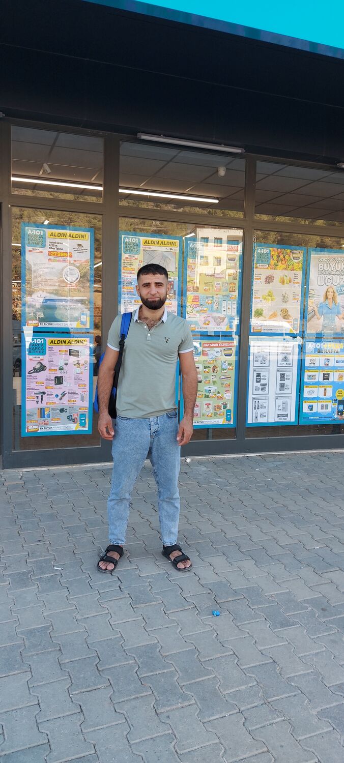  29768470  Rafik, 27 ,    