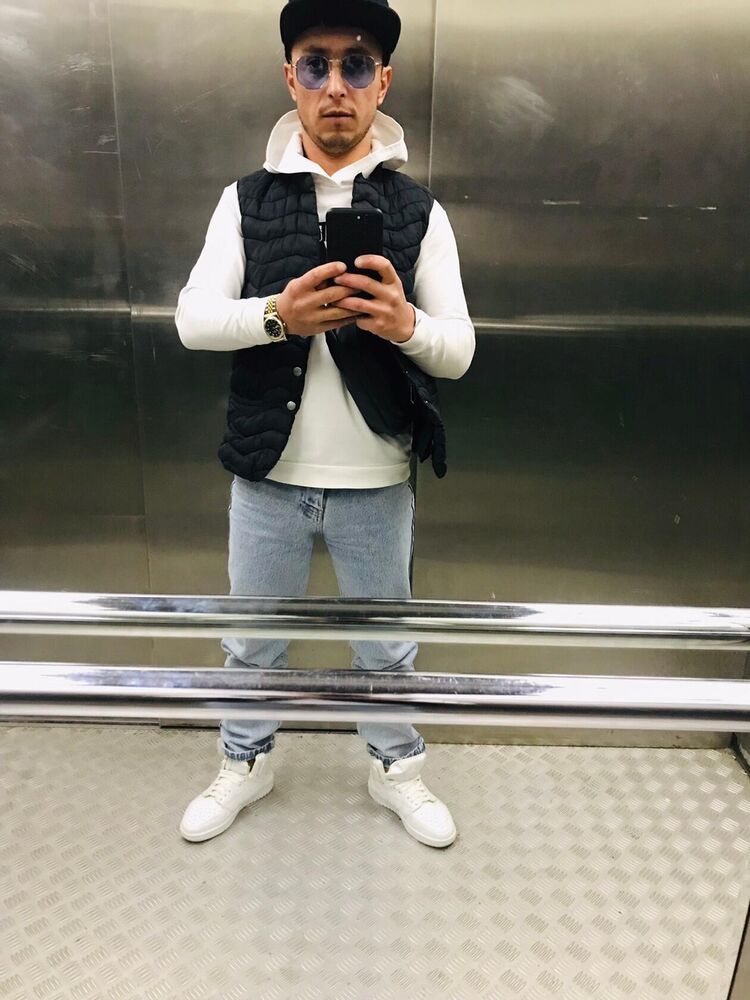  ,   Armen, 34 ,   ,   