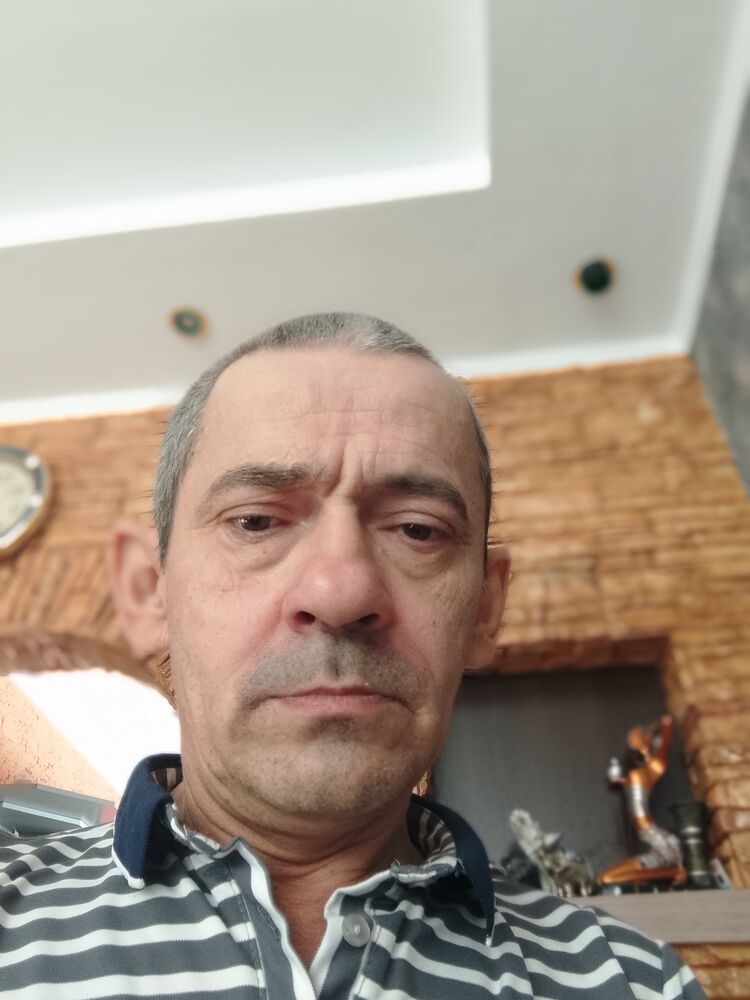 41484290  Vadim, 51 ,    