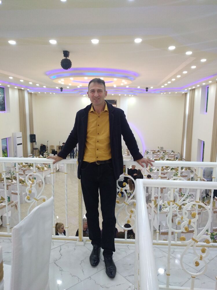  27089400  Lasha, 39 ,    