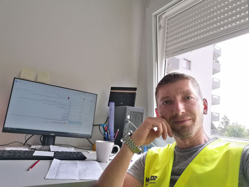  30190730  Freecoolin, 44 ,    Praha