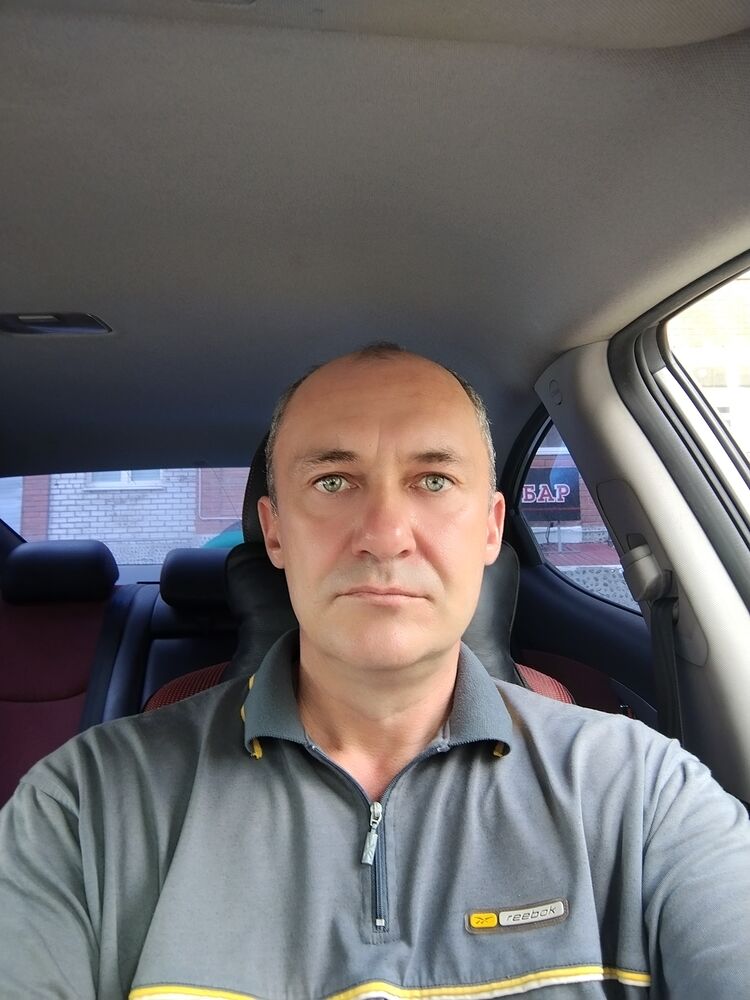  39222960  Alex, 47 ,    
