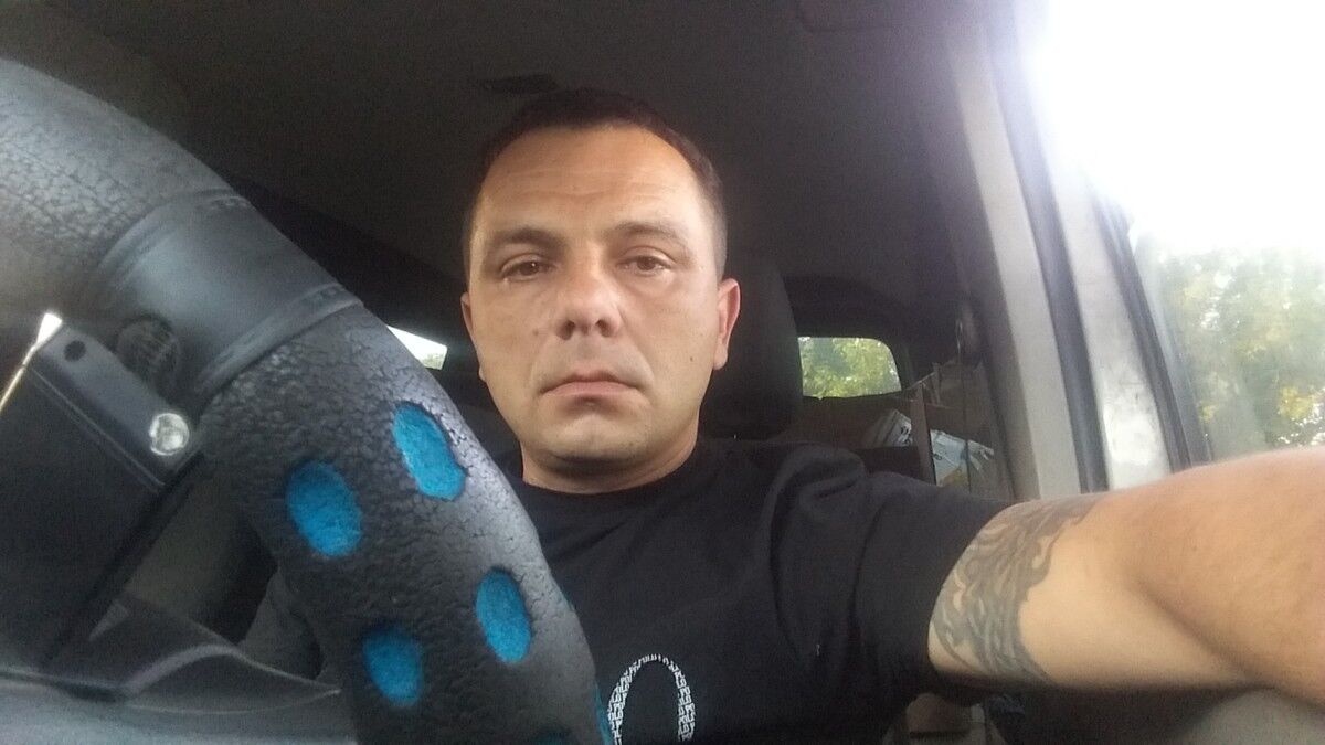  ,   Viktor, 48 ,   ,   , c 