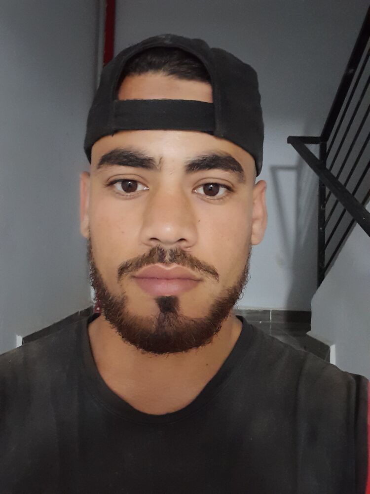  35850130  Bilal, 24 ,    
