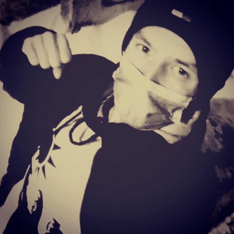  ,   Viktor, 27 ,   ,   , c 