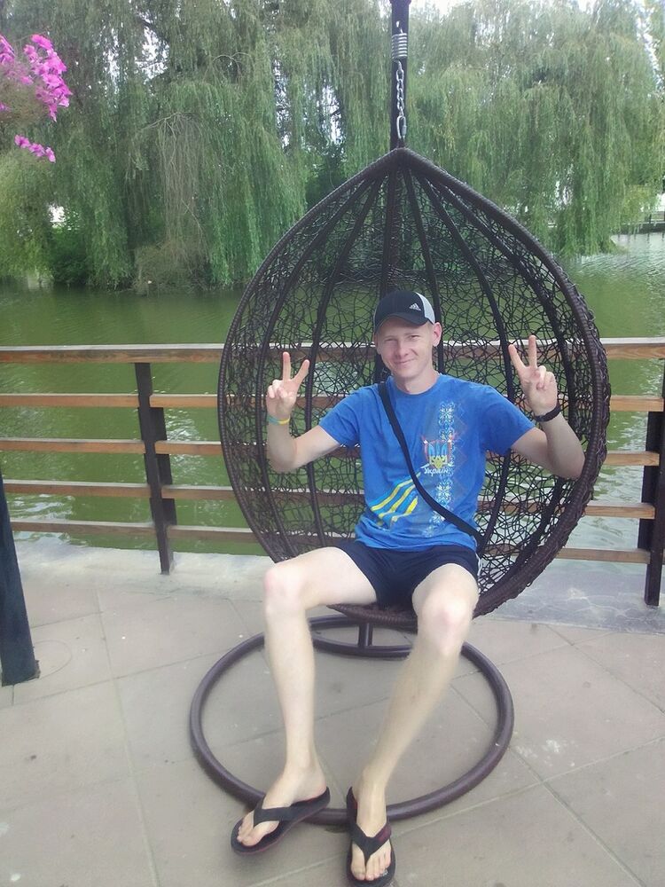  8407560  Viktor, 37 ,    