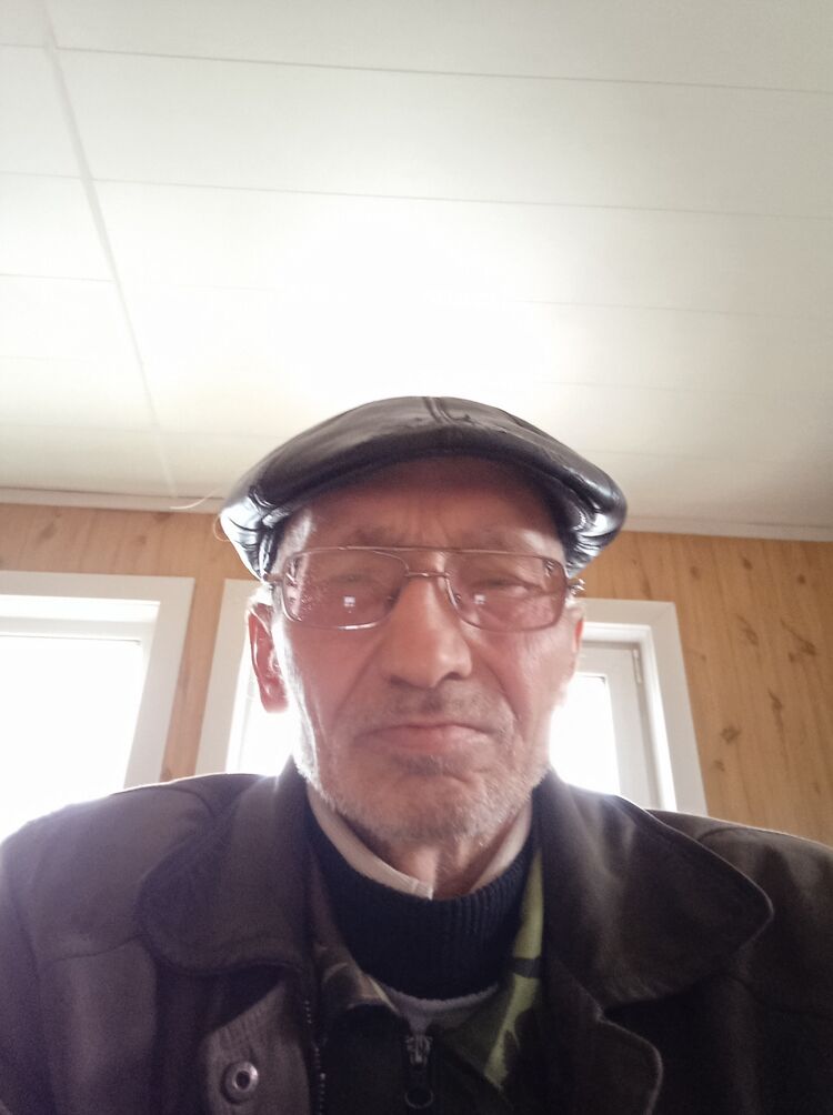  38036230  Viktor, 58 ,    