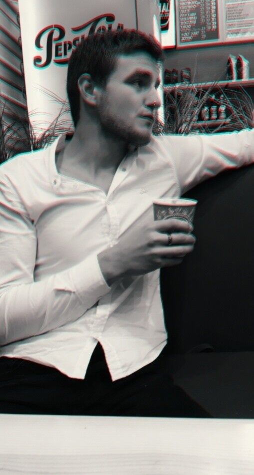  18026100  Stefan, 27 ,    