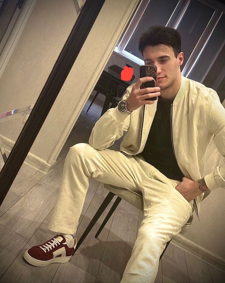  54727430  Sett, 24 ,    