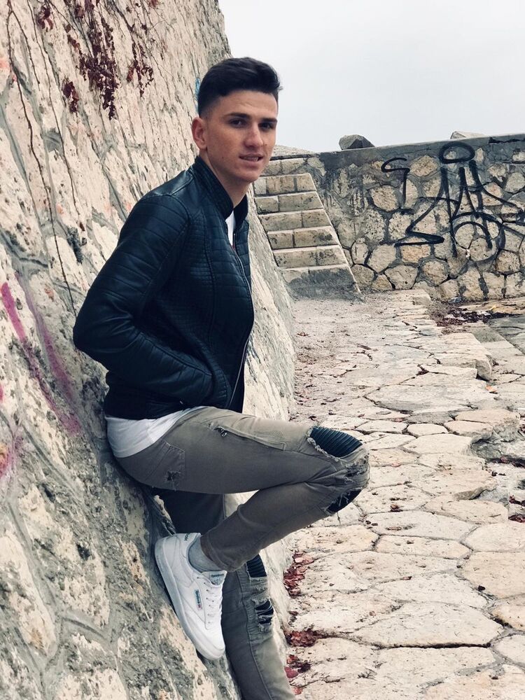  ,   Mihai, 28 ,   ,   , c 