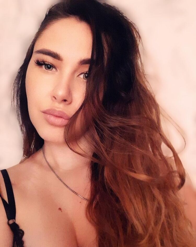  35610310  Lana, 31 ,    
