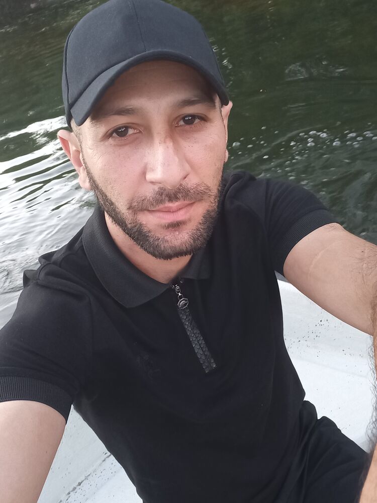  27416070  Vahe, 31 ,    