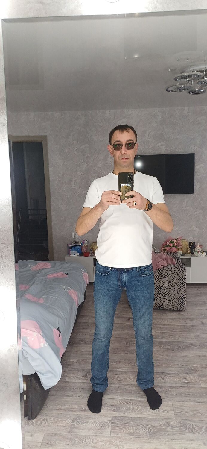  -,   Valentin, 39 ,   ,   