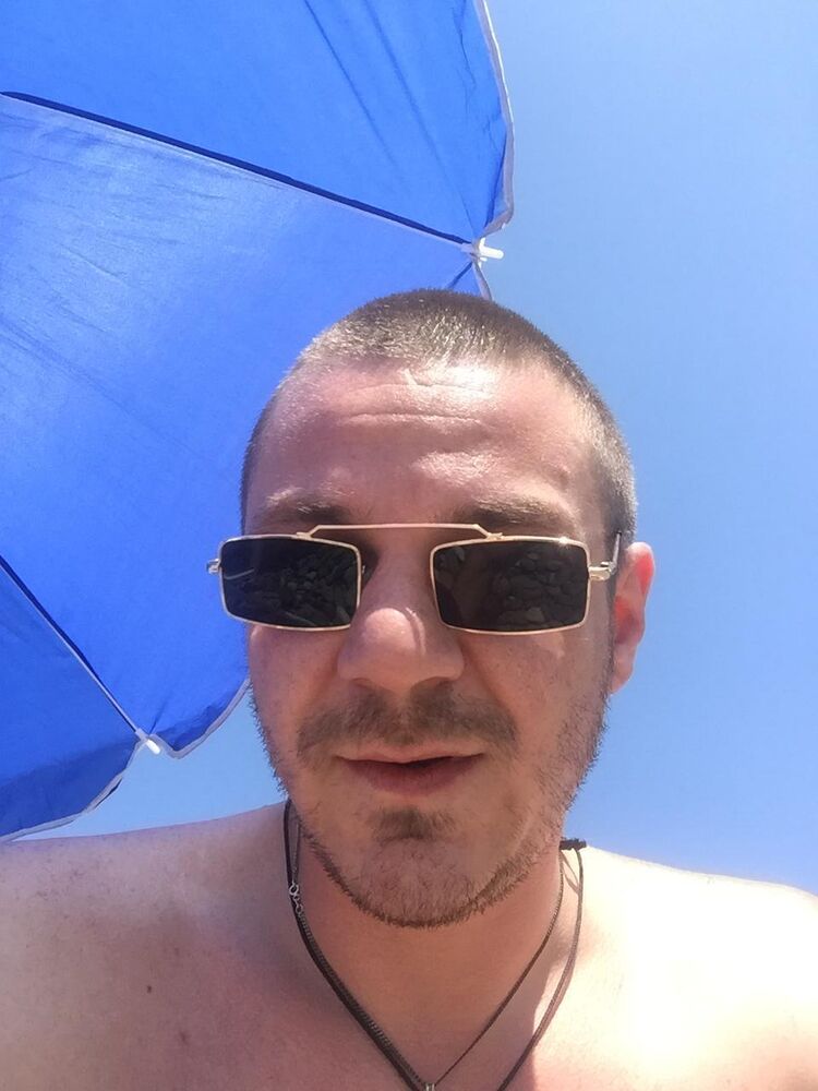  24361250  Giorgi, 35 ,    Praha