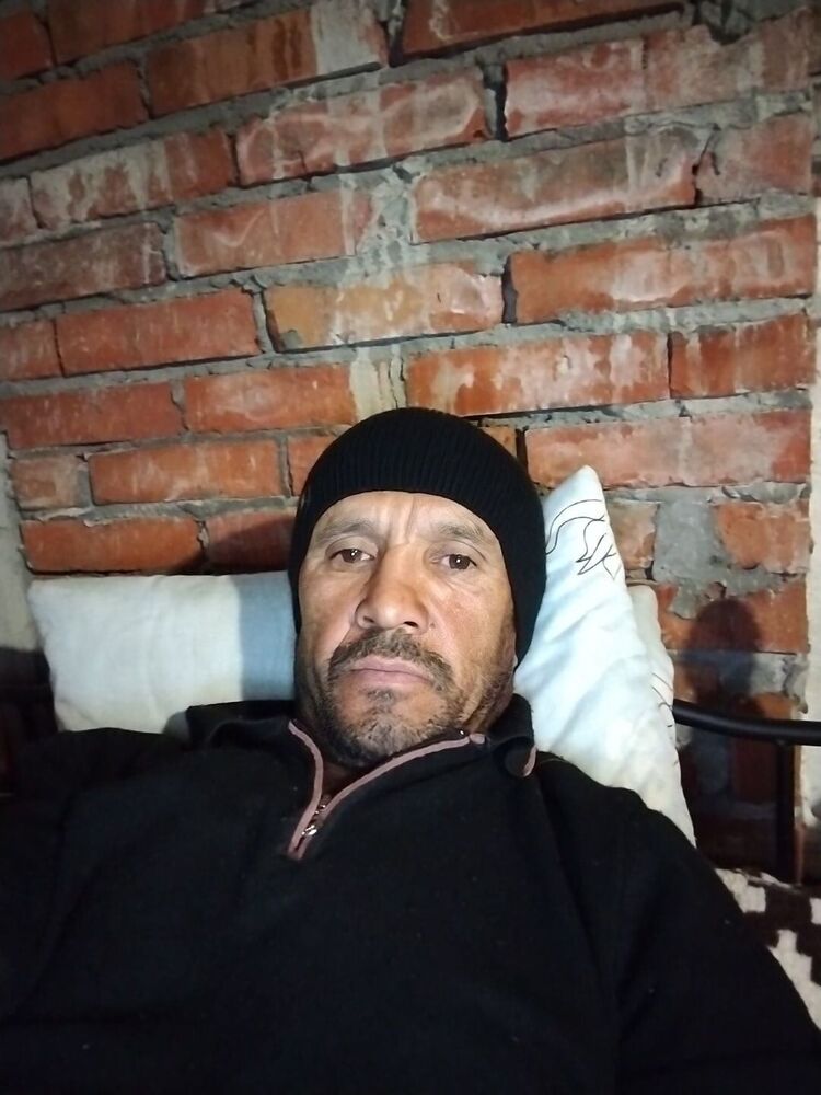  54259310  Ulunbek, 49 ,    