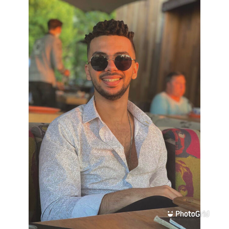  32513430  Mohamed, 24 ,    