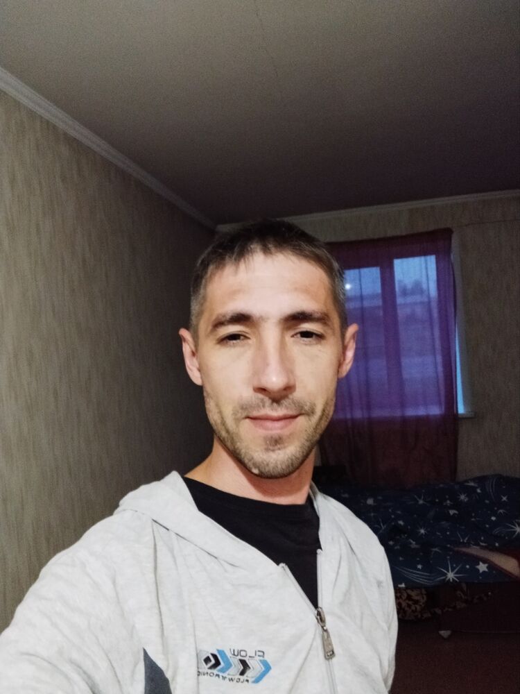  ,   Alex, 42 ,   ,   