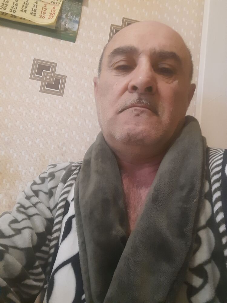  51844430  Mkhitar, 52 ,    