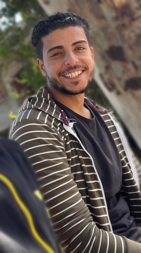  38296270  Abdullah, 27 ,    Baile Atha Troim