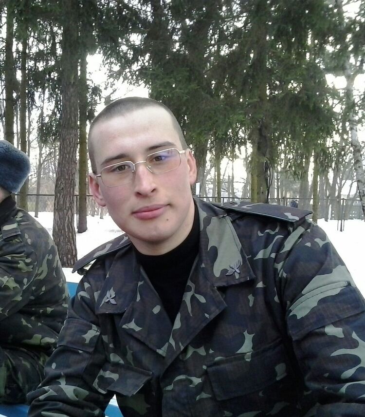  4124070  Bogdan, 33 ,    