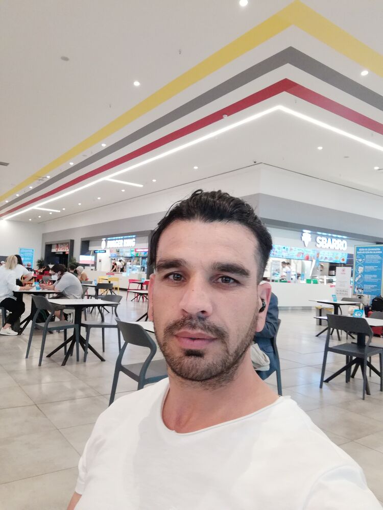  ,   Efe, 39 ,   ,   