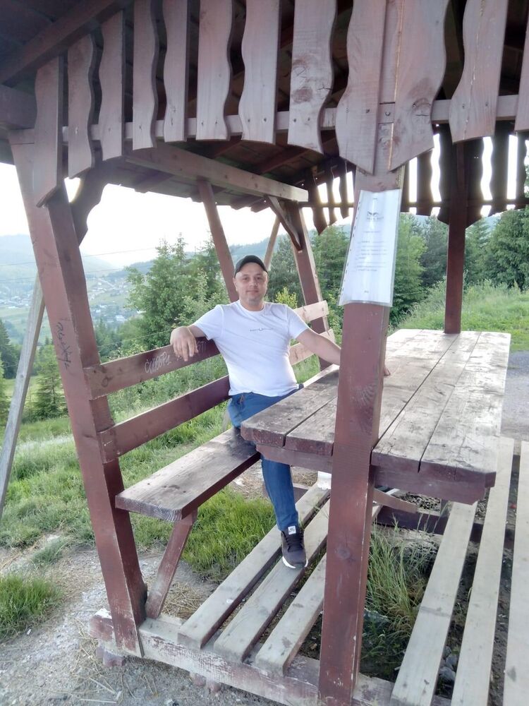  ,   Ruslan, 37 ,   ,   
