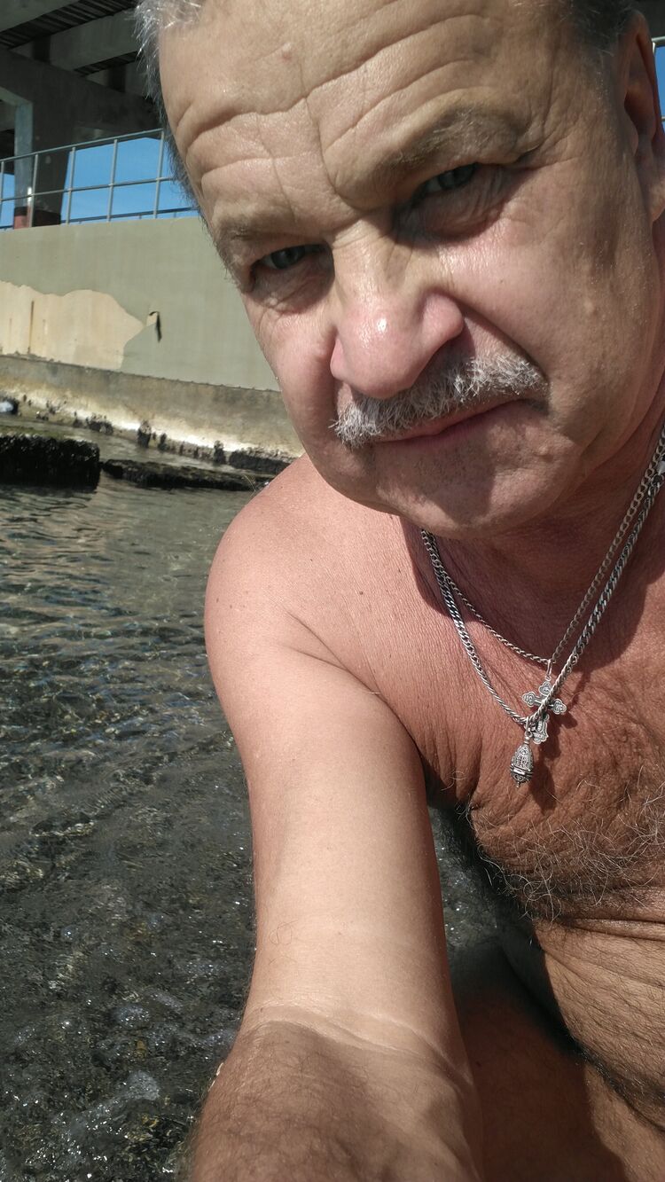  33075220  , 69 ,    