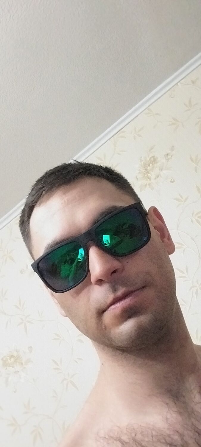  33516320  Artur, 33 ,    