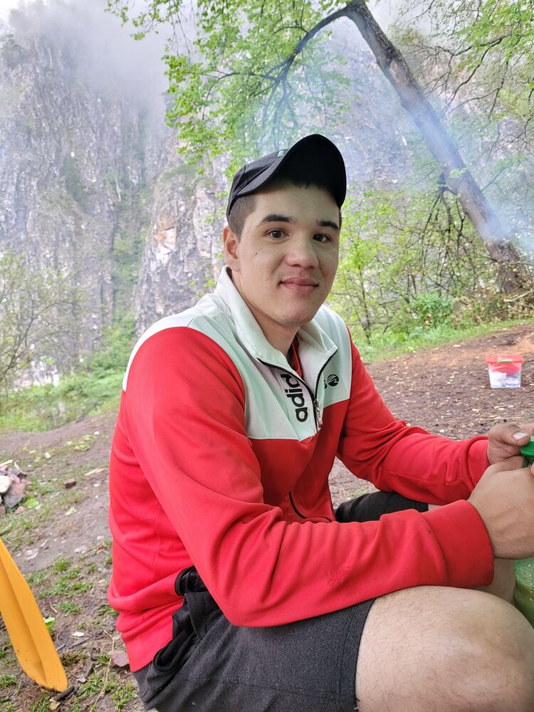  30924310  Timur, 27 ,    