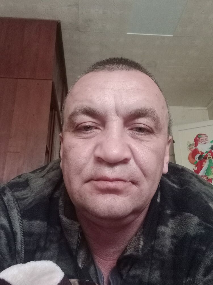  42967280  Anton, 44 ,    