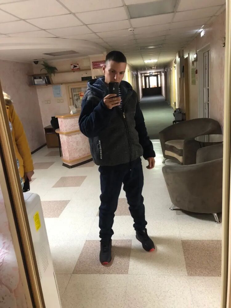  46986760  Vladimir, 26 ,    