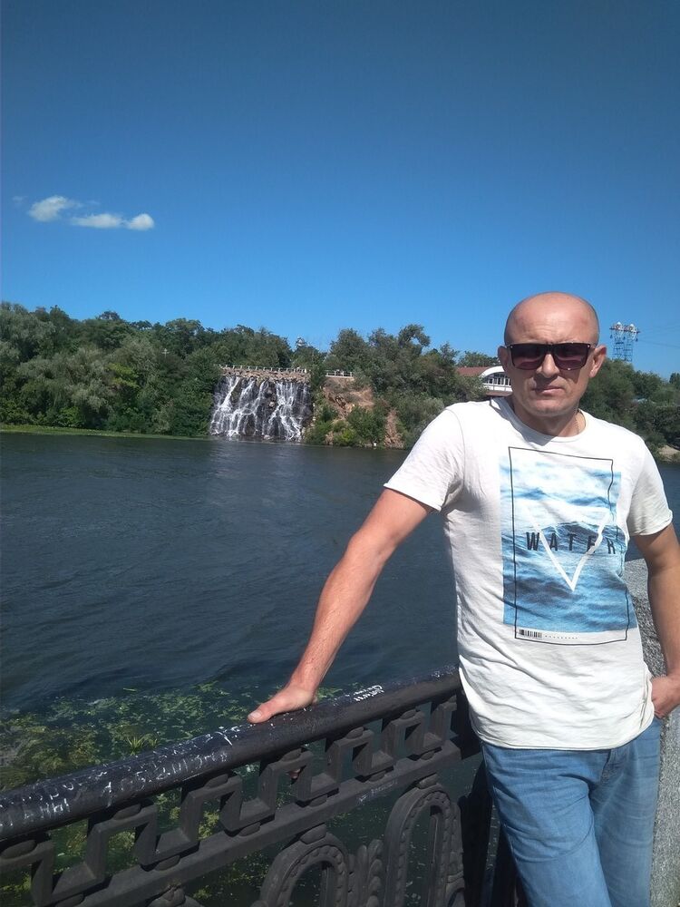  ,   Nikas, 46 ,   ,   , c 