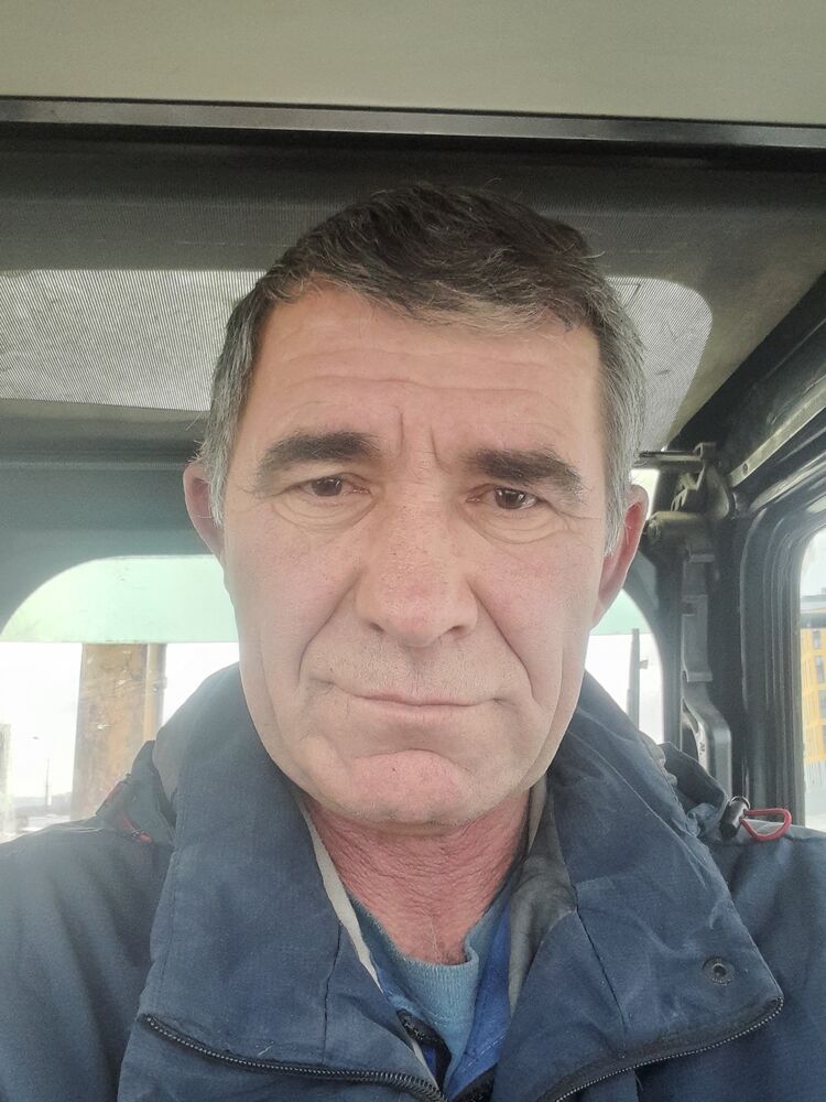  41114780  Igor, 60 ,    