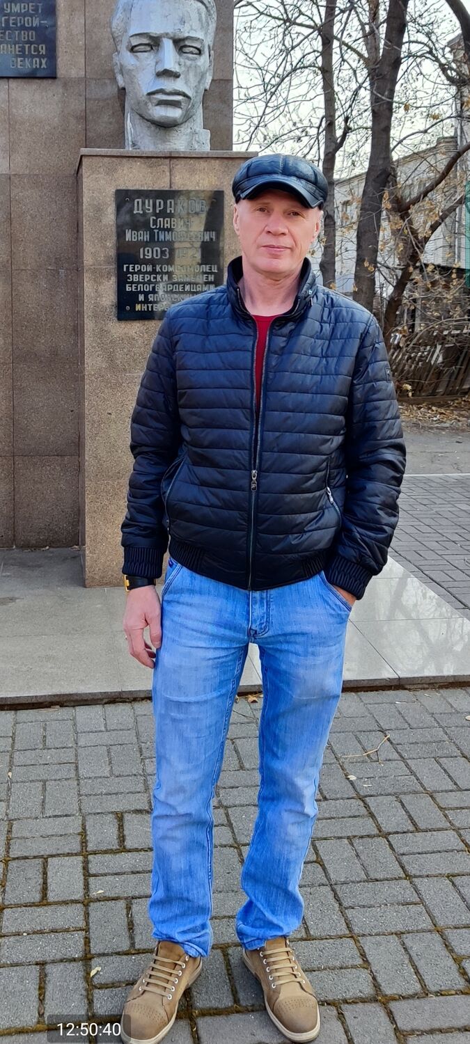  42237670  Oleg, 45 ,    