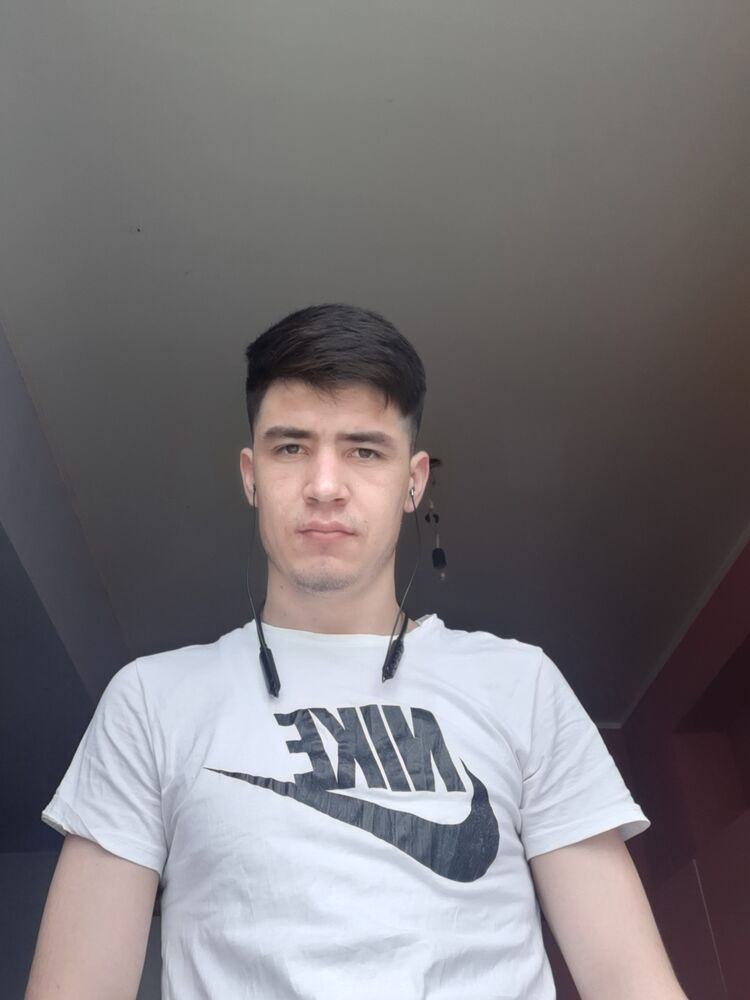  28056200  Alek, 26 ,     