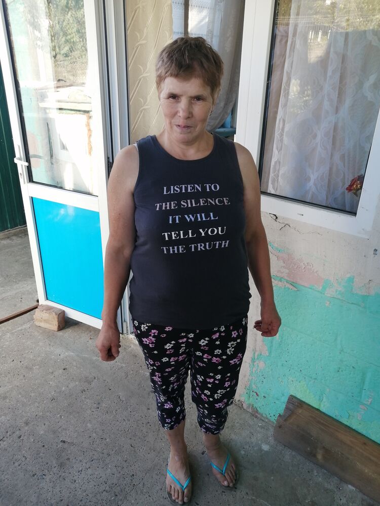 38391960  Lilia, 53 ,    